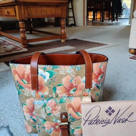 Patricia Nash Handbags - PATRICIA NASH SHOULDER TOTE BAG....